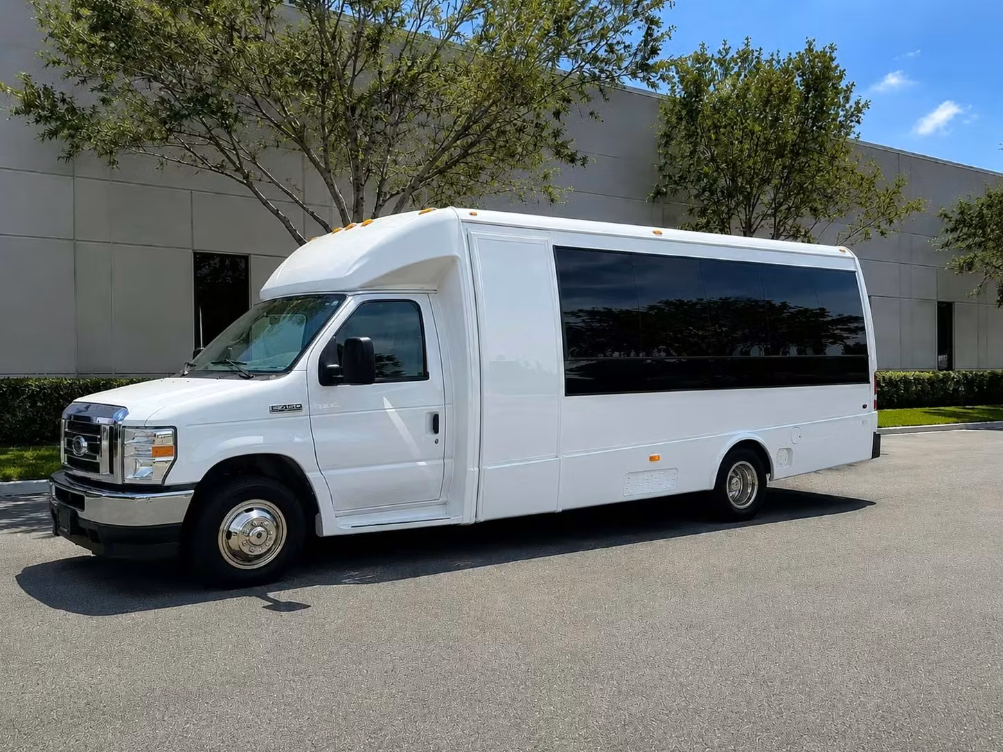 martinez 15 passenger minibus rental
