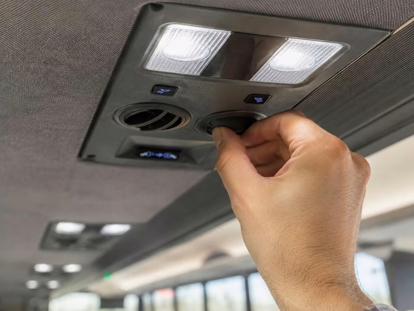 martinez 18 passenger minibus climate control