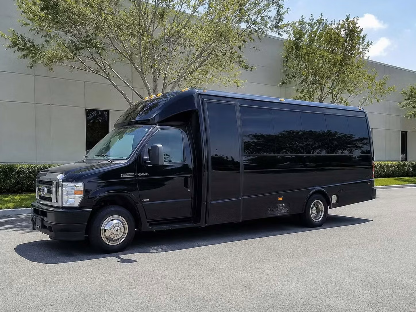 martinez 18 passenger minibus rental