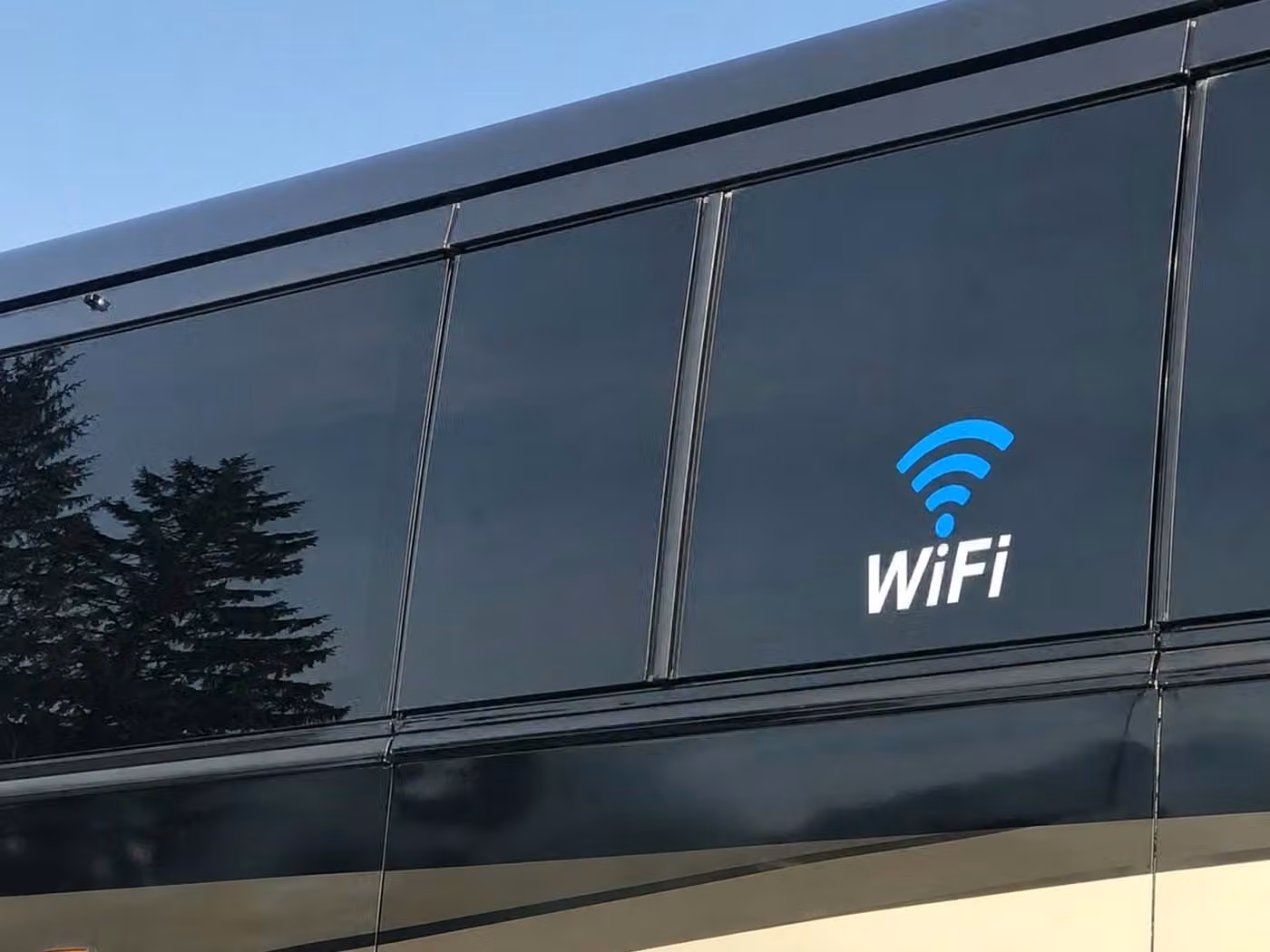 martinez 20 passenger minibus wifi