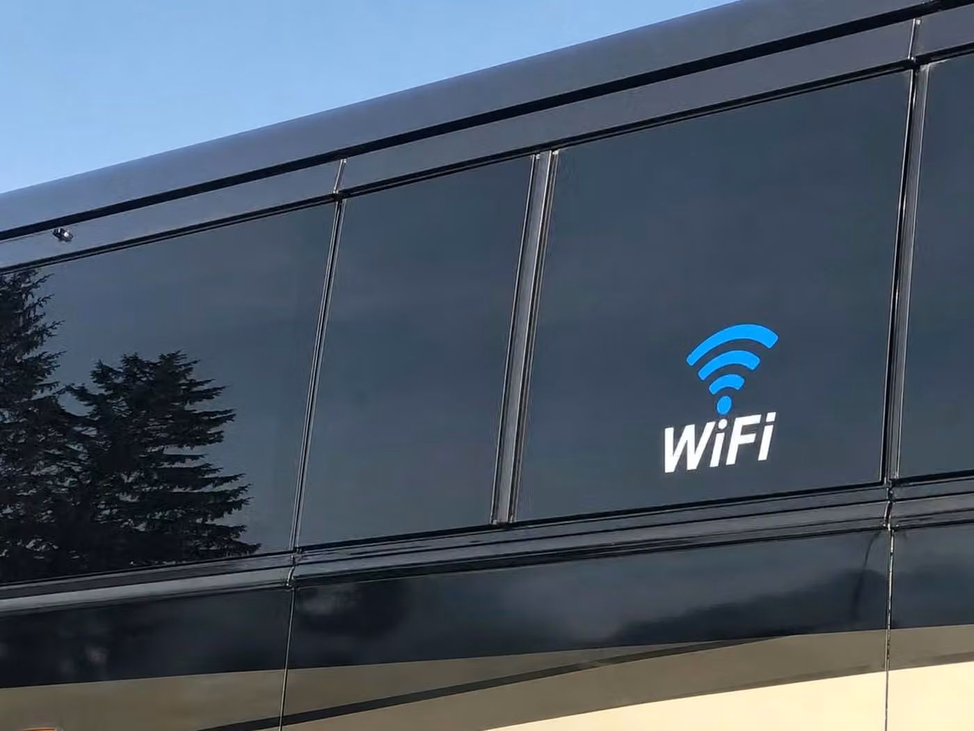 martinez 30 passenger minibus wifi