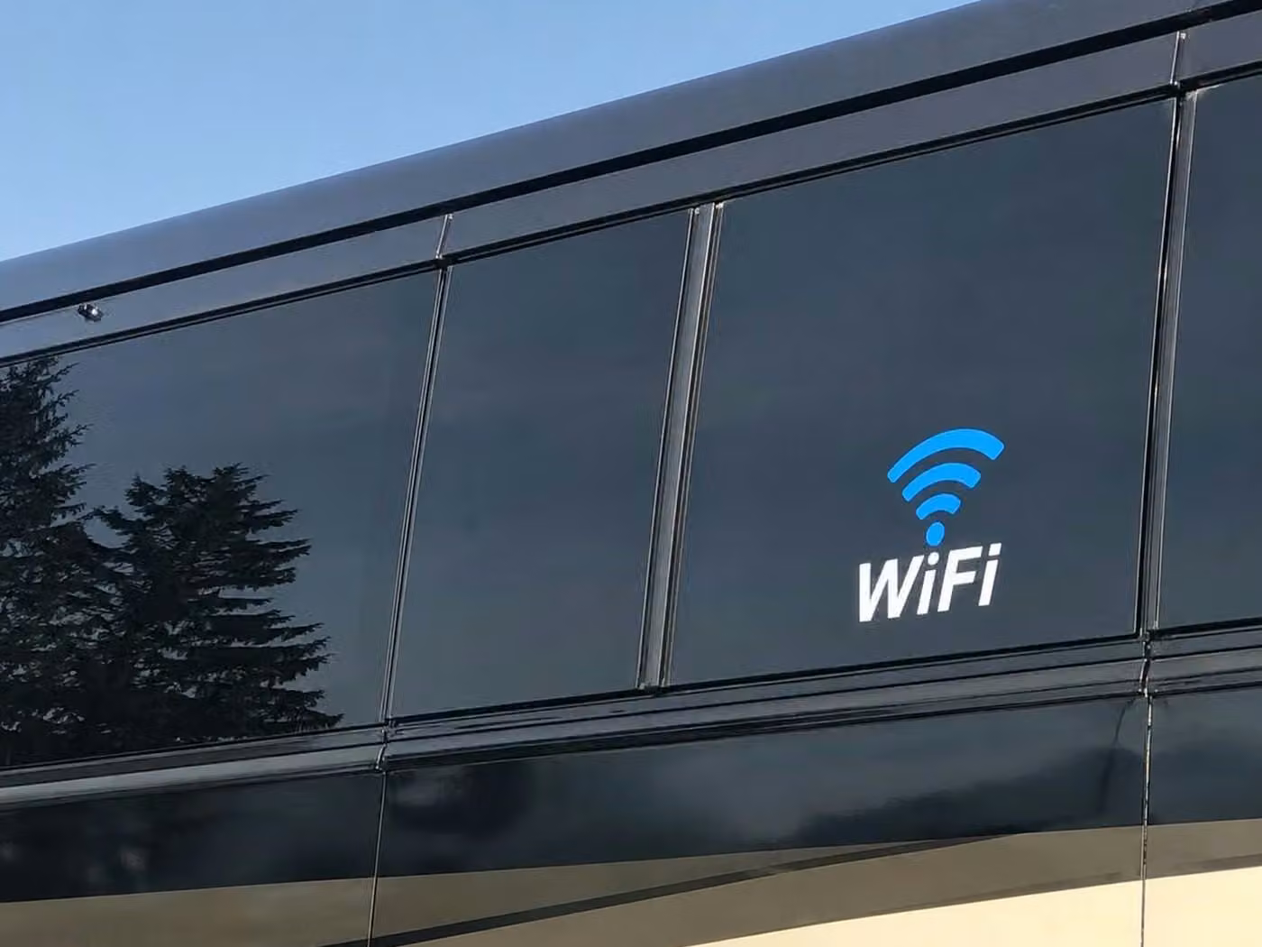 martinez charter bus wifi