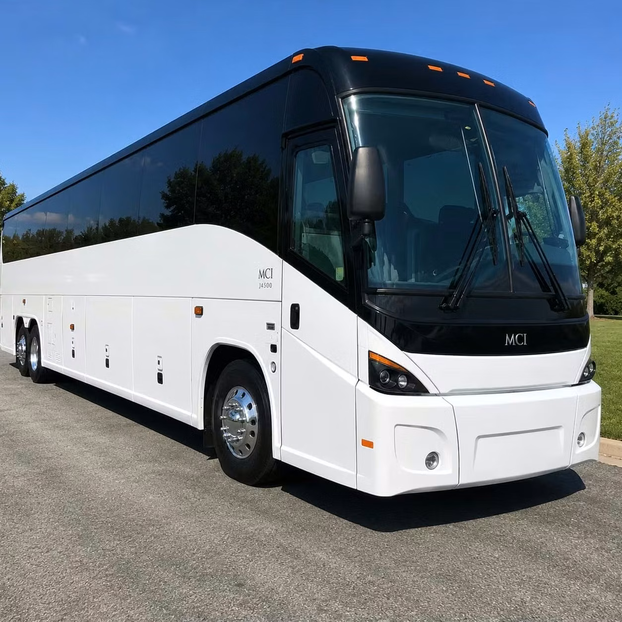 martinez employee charter buses with wifi power outlets and reclining seats